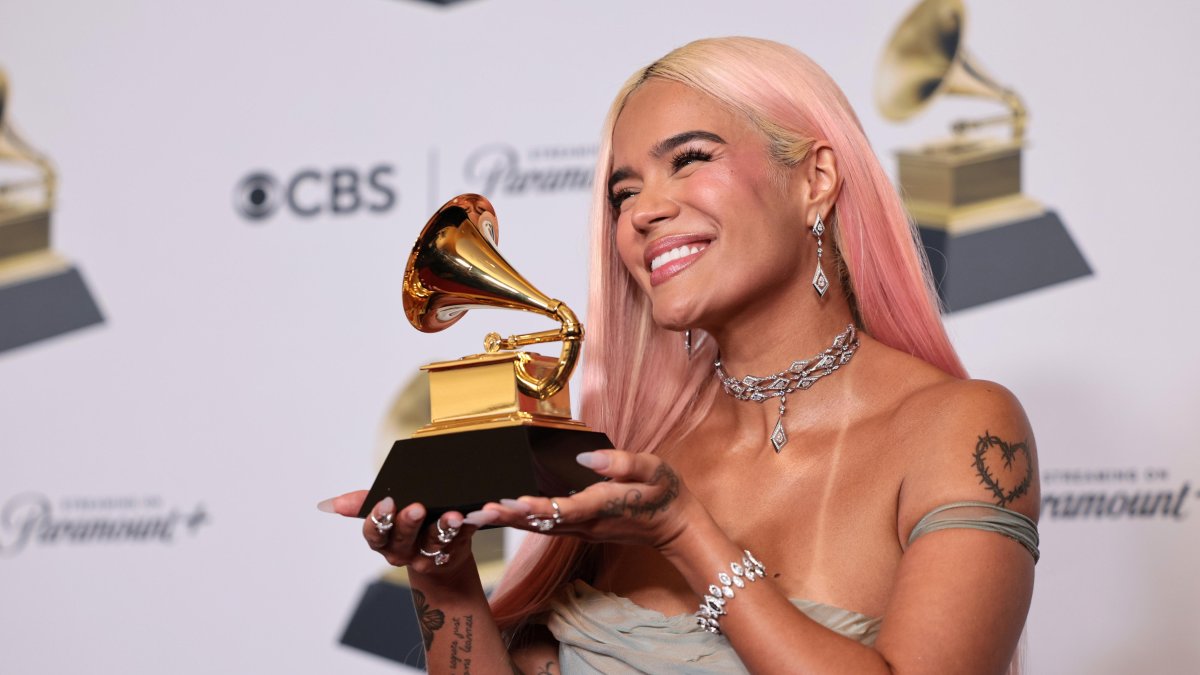 La colombiana salió vencedora del apartado que contemplaba al reguetonero Rauw Alejandro con su álbum 'Saturno'.