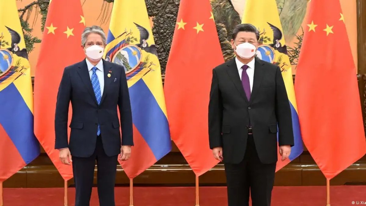 Foto de archivo del acuerdo firmado durante el mandato presidencial de Guillermo Lasso.