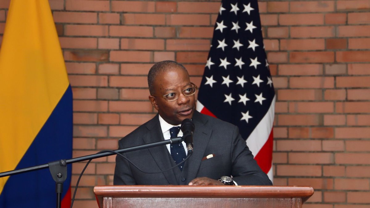 Robinson estará acompañado por el subsecretario adjunto de la Oficina de Asuntos del Hemisferio Occidental, Kevin Sullivan