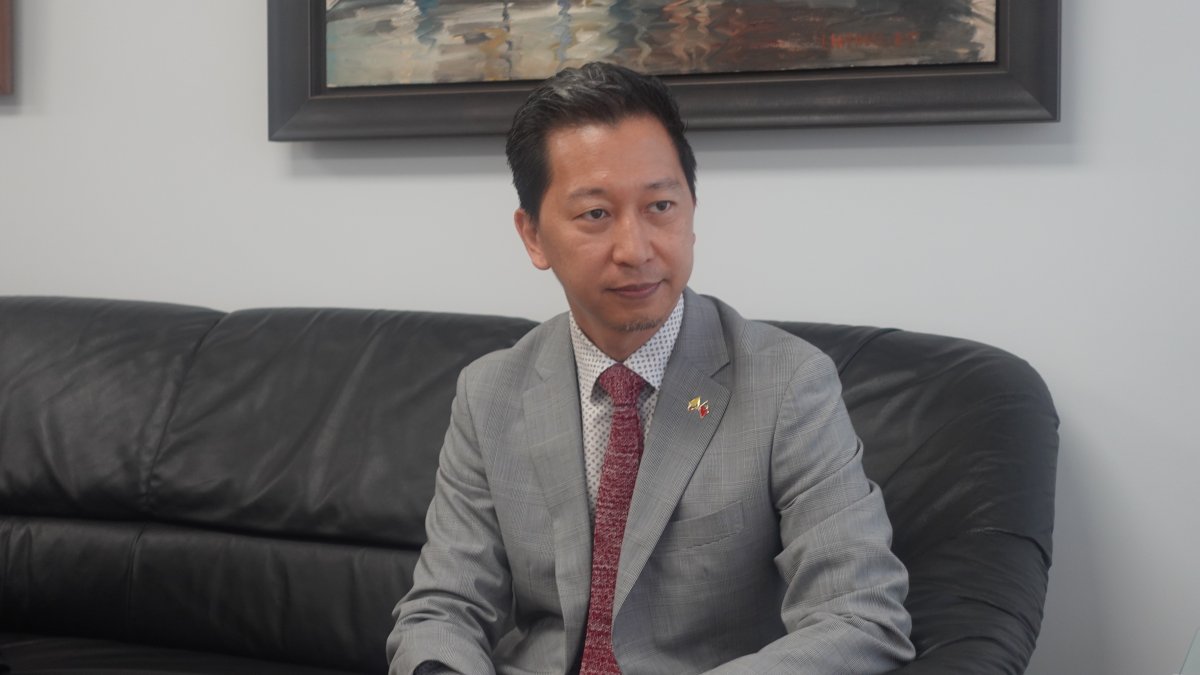 Diplomático.- Augusto H. T. Liao representante gubernamental de la Oficina Comercial de Taipei . Taiwán, en Ecuador.