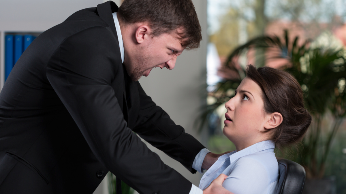 El acoso laboral puede manifestarse de diversas formas. Es crucial identificarlo y denunciarlo