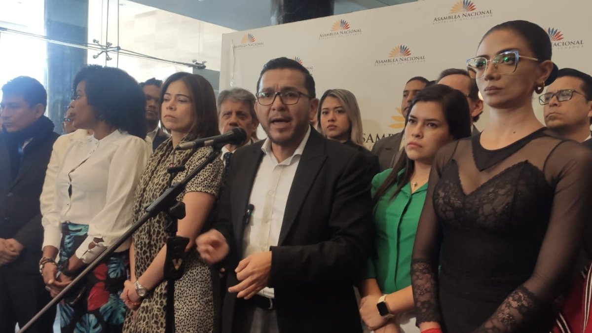 El bloque correísta dio sus declaraciones antes de ingresar al Pleno