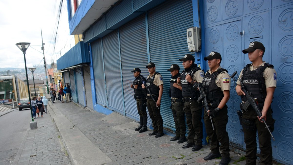 Las fuerzas del orden se encuentran recorriendo los distintos territorios del pais.