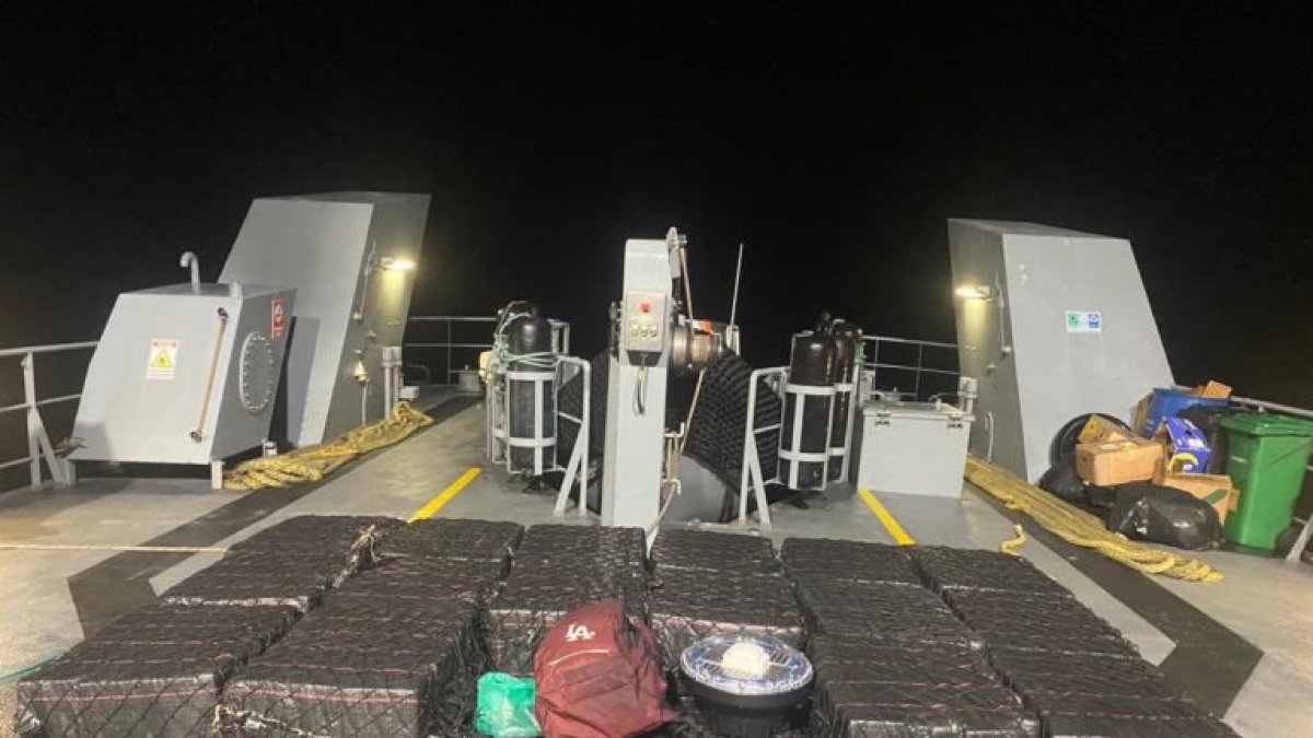 Dos personas fueron detenidas tras una persecución marítima