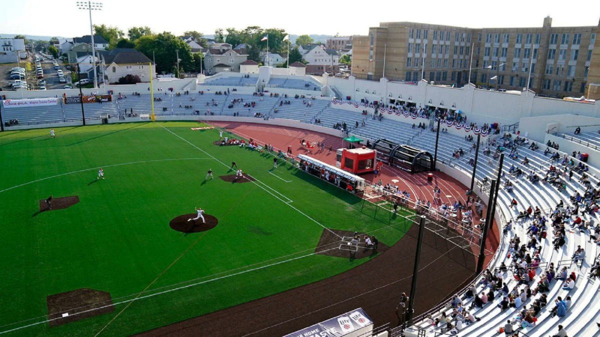 El Hinchliffe de Paterson, Nueva Jersey. Es un escenario para béisbol y fútbol, entran 7.500 personas.
