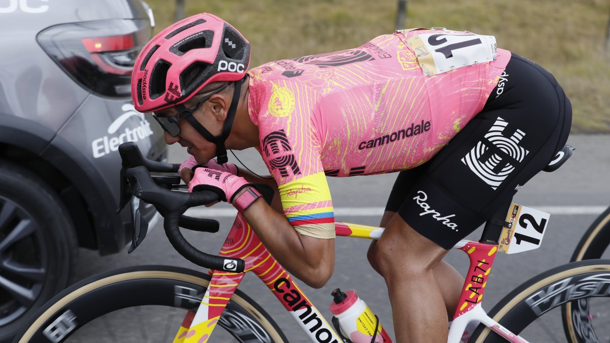 Richard Carapaz (EF Education-EasyPost) estuvo entre los favoritos en la tercera etapa.