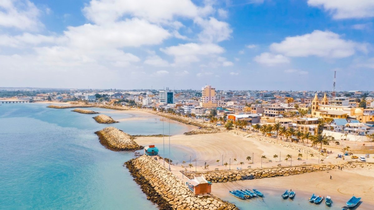 El 14 de abril de 1993, la parroquia se convirtió en cantón La Libertad.