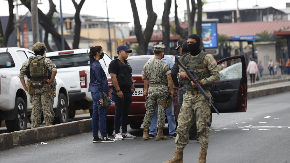 Militares patrullan los distintos territorios del país.