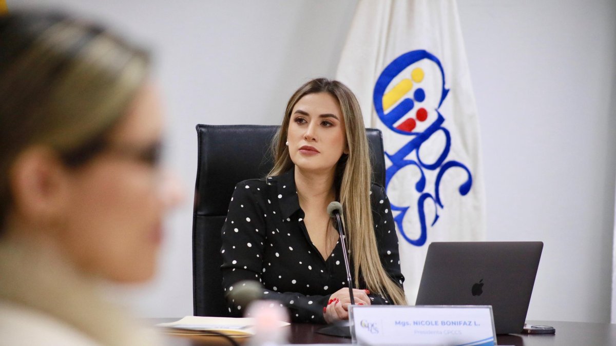 La presidenta del Consejo de Participación Ciudadana, Nicole Bonifaz, en una sesión del pleno.