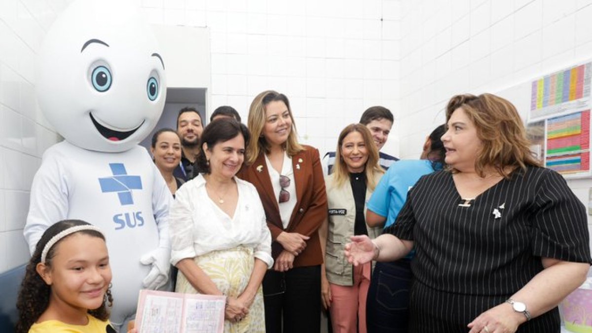 El Ministerio de Salud de Brasil comenzó a aplicar este 9 de febrero de 2024 una vacuna contra el dengue en grupos de adolescentes.