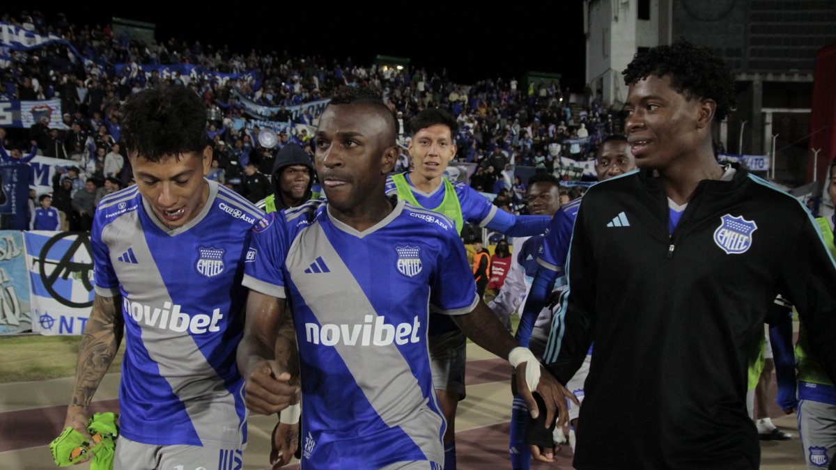 El exjugador del Bombillo (c) lleva tres meses y diez días sin jugar un partido oficial. Su última aparición fue el 23 de octubre de 2023.