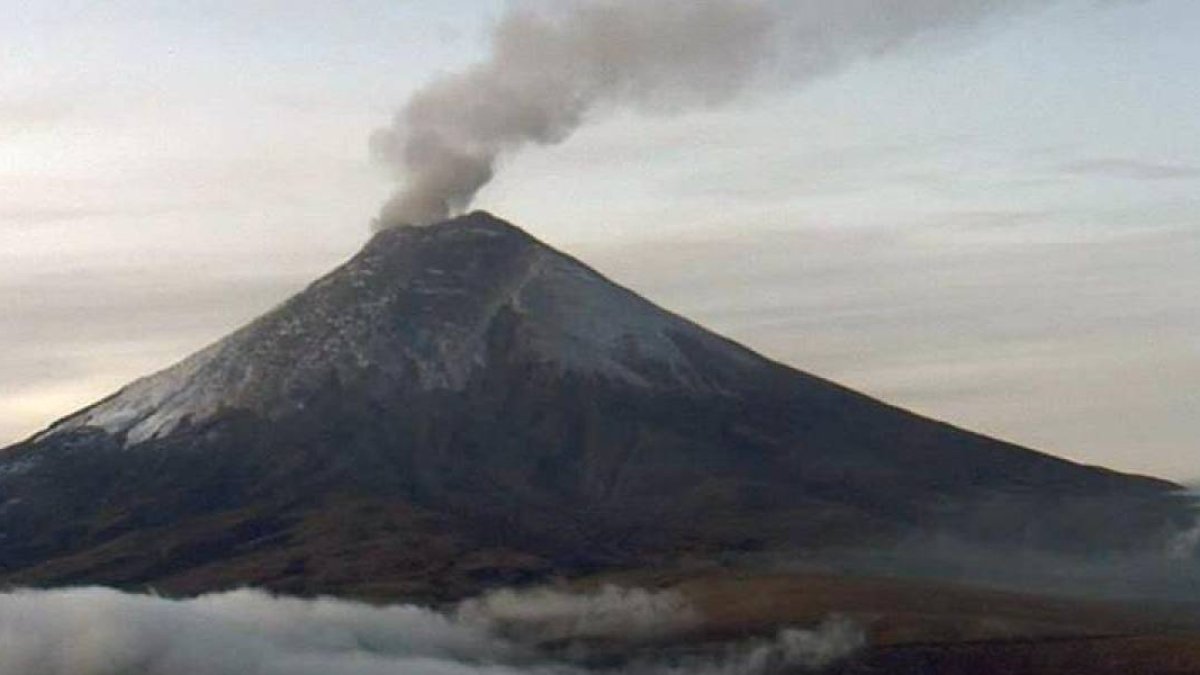 Sierra. Desde 2015, el Cotopaxi se encuentra en un proceso eruptivo.