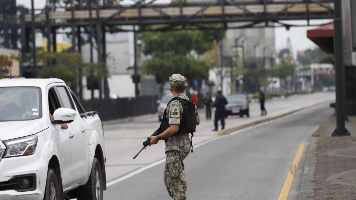 Militares patrullan los distintos territorios del país.