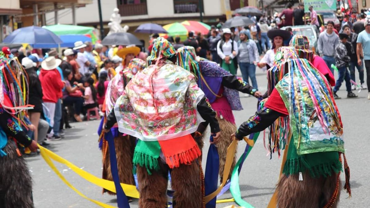 En la serranía ecuatoriana el carnaval fusiona diversas culturas y tradiciones
