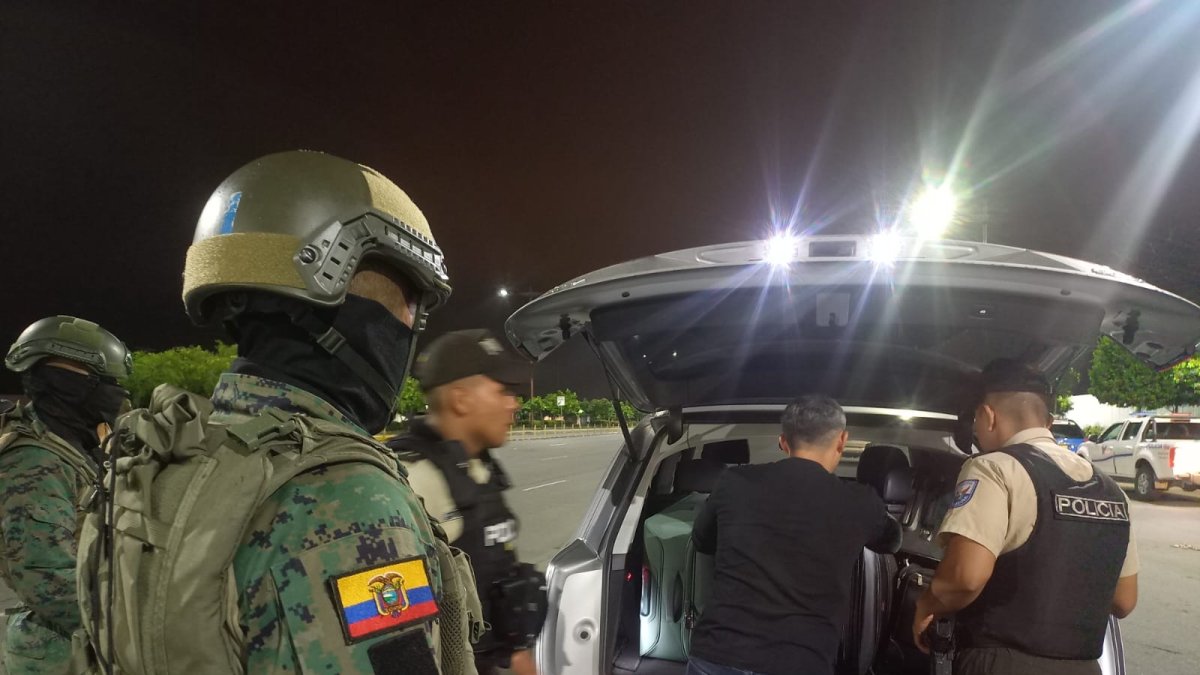 Las Fuerzas Armadas realiza el control de armas y explosivos en todo el país.