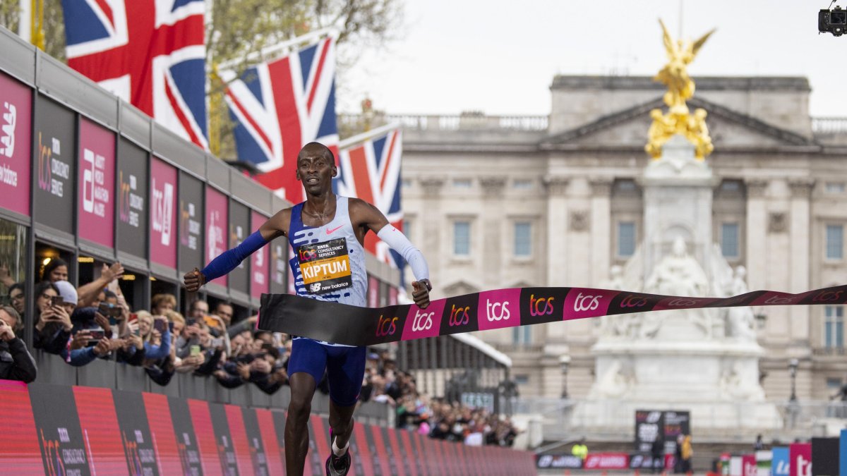Kelvin Kiptum, de 24 años, estaba llamado a marcar una época en la maratón.