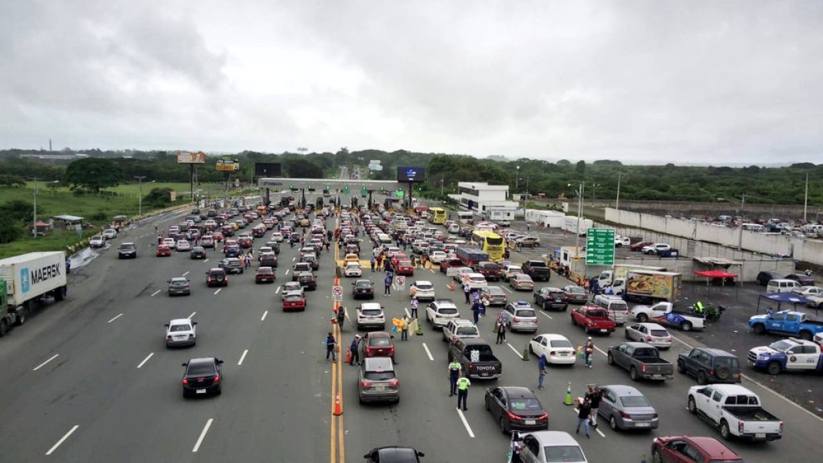 Hasta las 14:00 de este lunes 12 de febrero se registró que ya han entrado a Guayaquil unos 49.000 vehículos.
