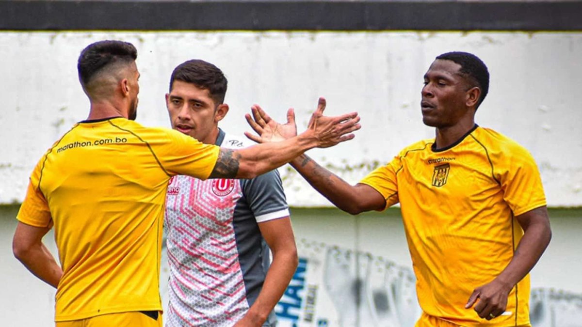 Bryan Angulo anota sus primeros goles con la camiseta de The Strongest