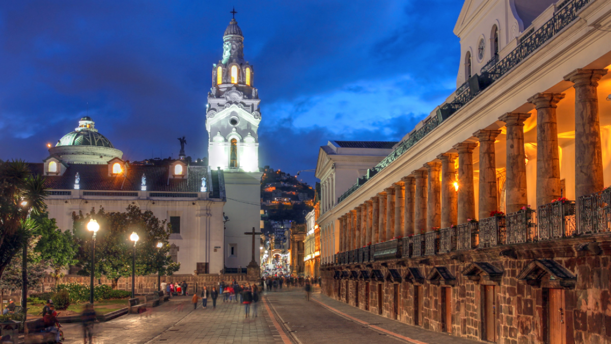 Quito, al igual que otras ciudades del país, aún tiene vigente el toque de queda.