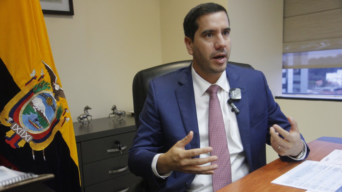 El ministro de Transporte y Obras Públicas, Roberto Luque, habló con EXPRESO sobre el quinto puente y el estado de la red vial del país.