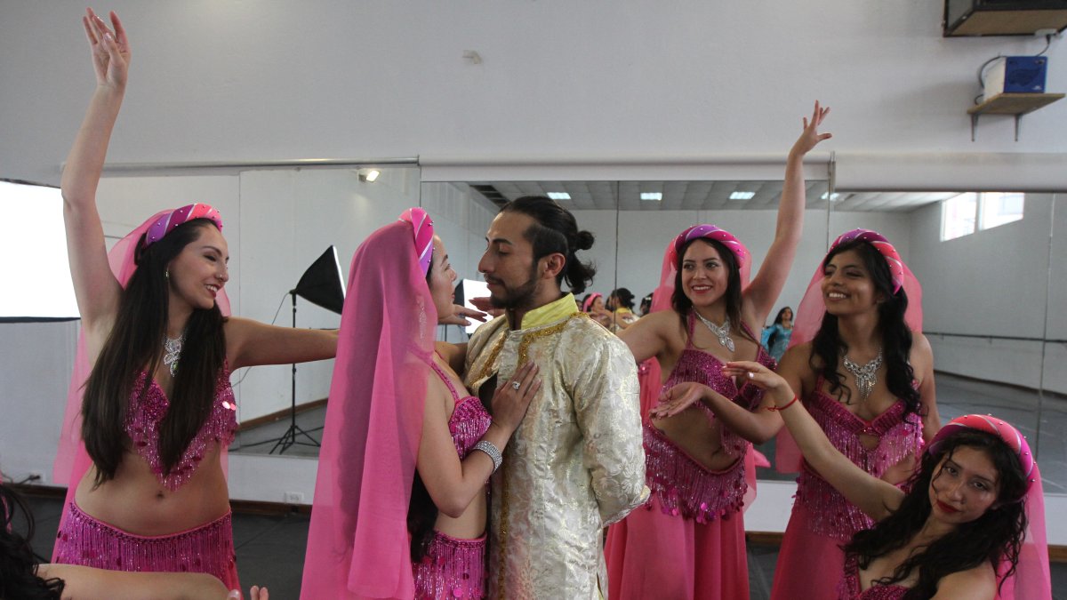 En la puesta en escena participan 40 bailarines.