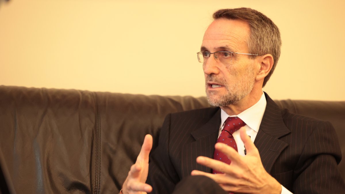 Roberto González estuvo en el Pacífico como parte de la administración española que lo rescató luego de la crisis financiera del 99, y que lo ubicó como el segundo en importancia.