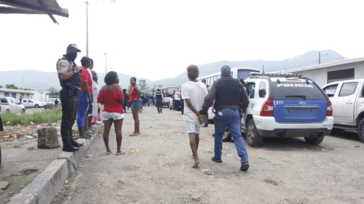 Uniformados policiales y de las Fuerzas Armadas trabajaron en conjunto en este sector de Guayaquil.