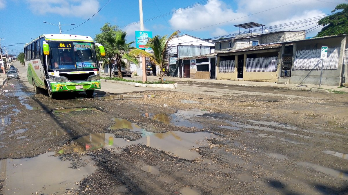 Engabao. Así permanece la ruta que conecta a ese punto turístico.