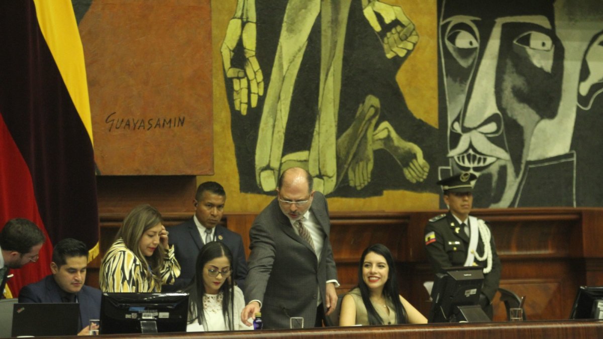 Los legisladores, en plena sesión mientras se trataba la propuesta de reforma del Código Integral Penal.