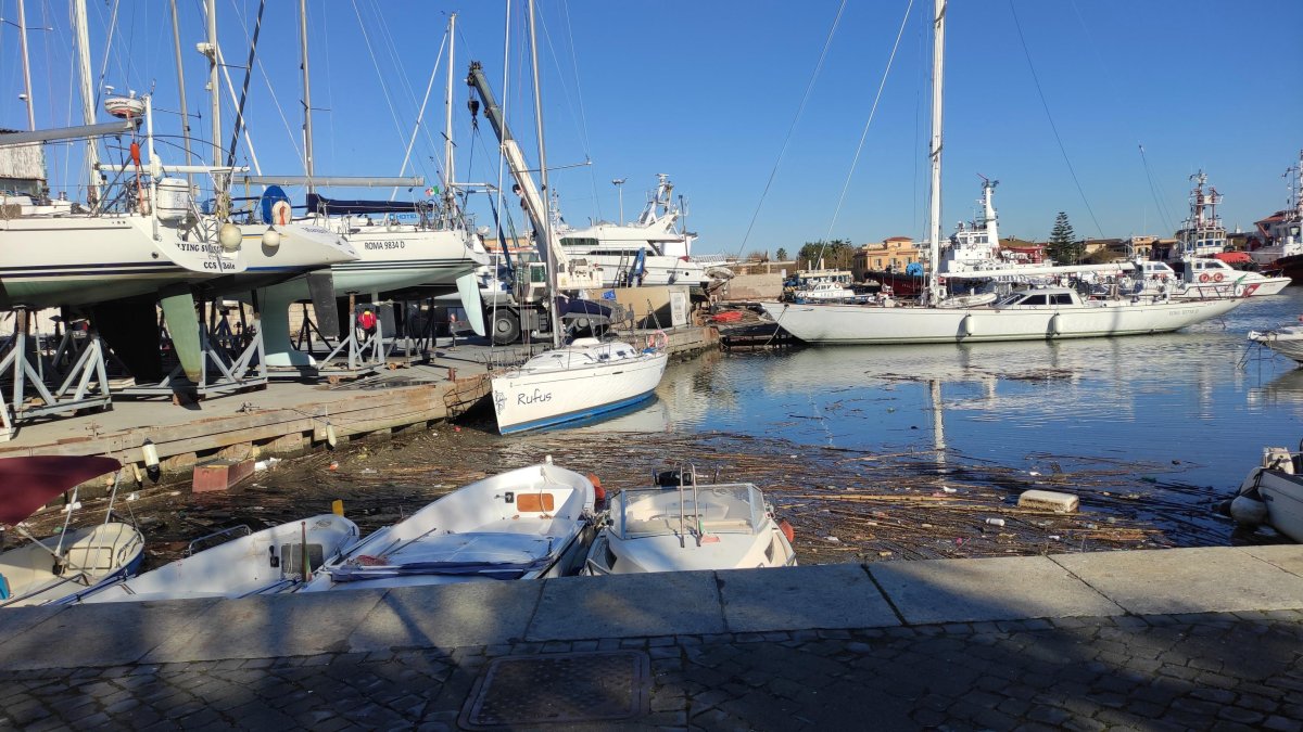 El puerto de Fiumicino (Italia) tiene una alto movimiento naviero.