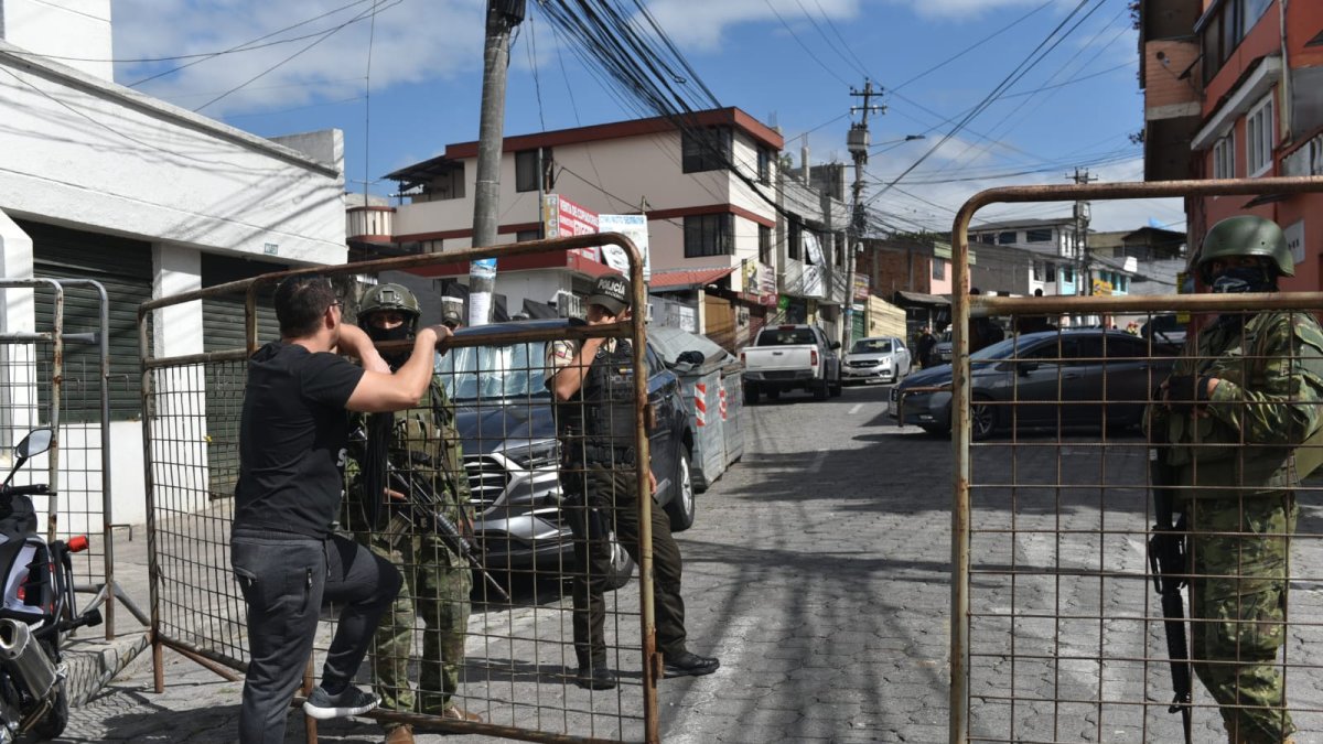 Ambiente exterior del del Centro de detención provisional de El Inca.