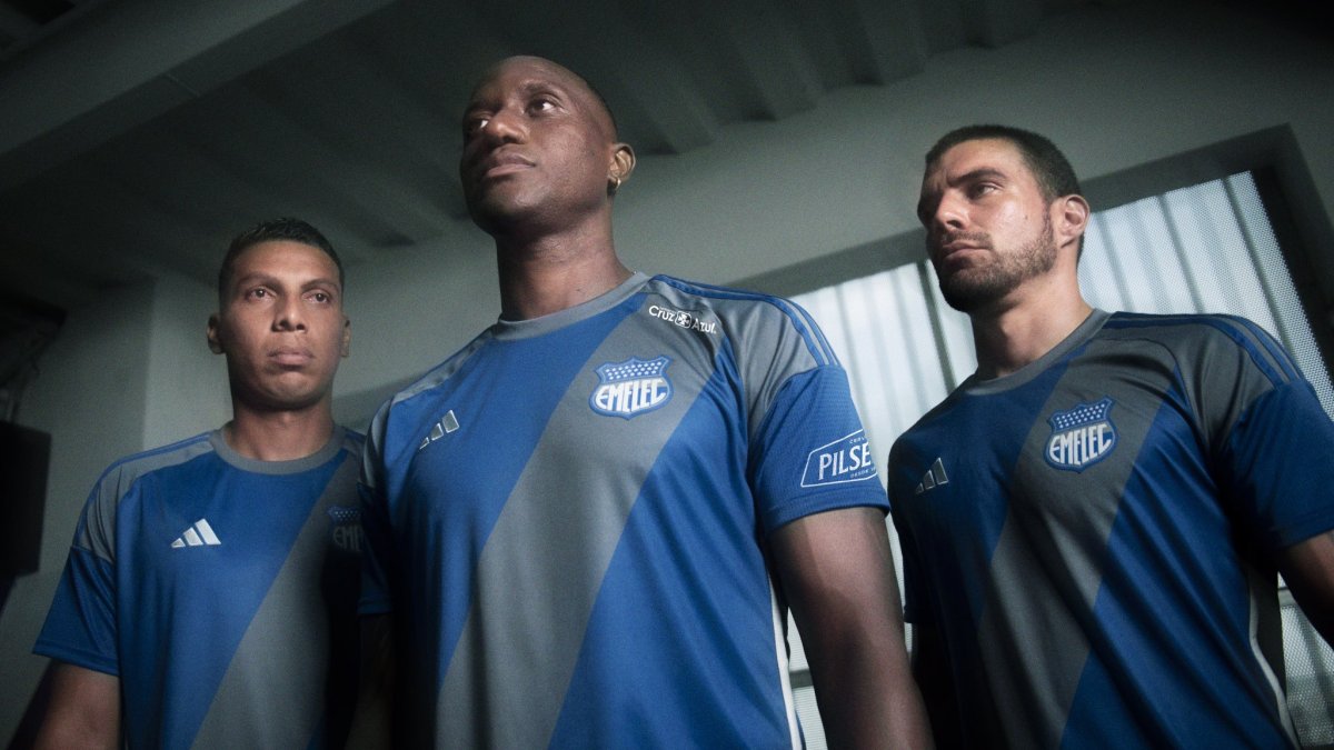 Camiseta 2024. Luis Fernando León, Jaime Ayoví y Alexander González.