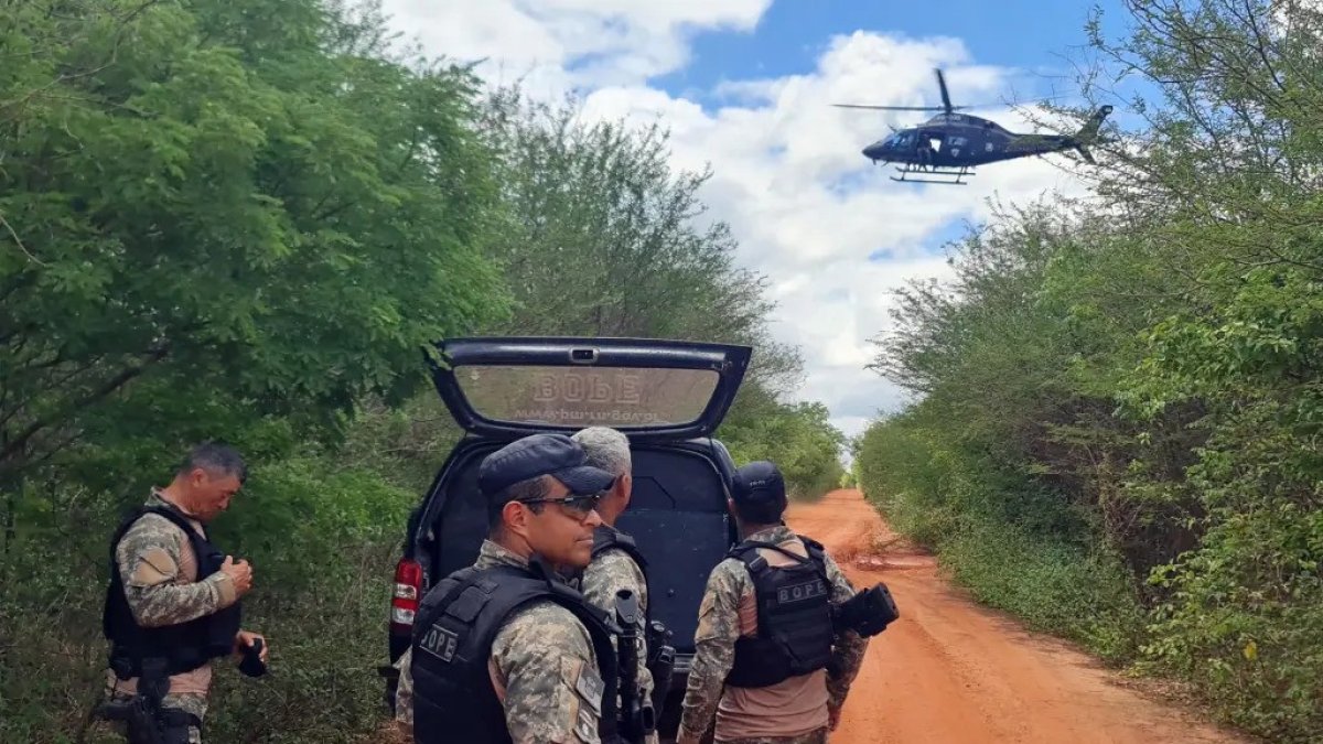 Miembros de la policía continúan con hoy sábado 17 de febrero, con la búsqueda de dos hombres que huyeron el miércoles de la prisión federal de Mossoró.