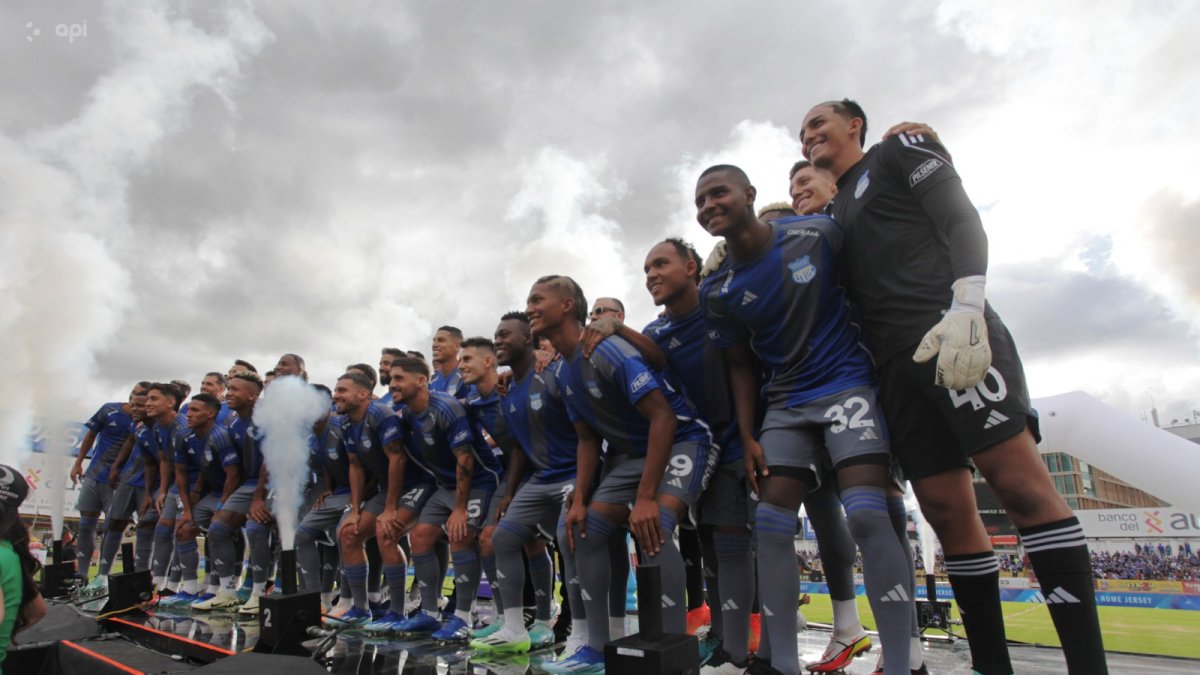 Emelec presentó a su equipo en la Explosión Azul que se celebró por primera vez fuera de Guayaquil