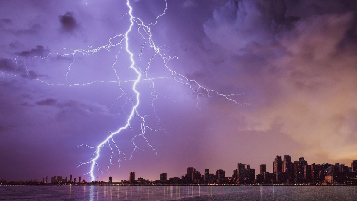 Del 17 al 21 de febrero, se esperan lluvias intensas en el Litoral y zonas cercanas a la estribación occidental, según el Inamhi.
