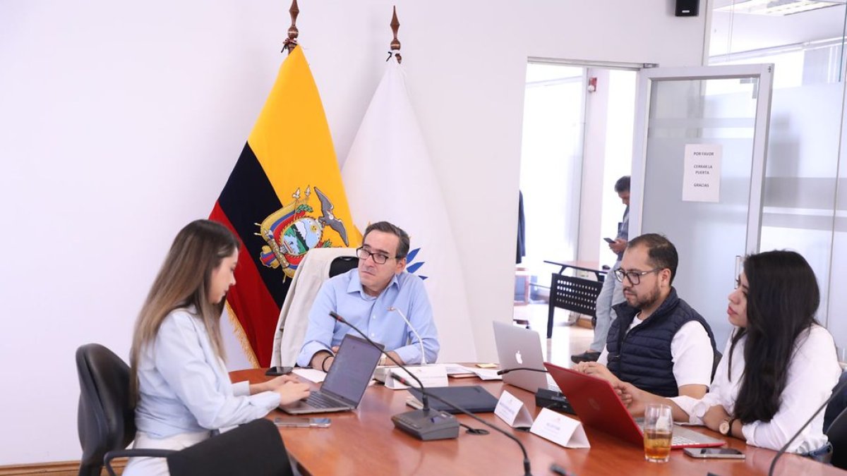 La mesa de Justicia y Estructura del Estado es presidida por el correísta Fernando Cedeño.