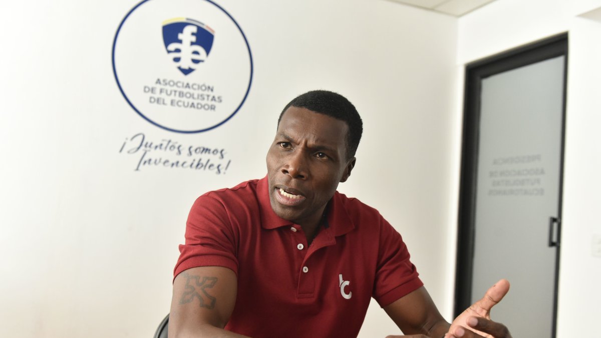 Carlos Tenorio, fue exfutbolista y en la actualidad presidente la Asociación de Futbolistas del Ecuador.