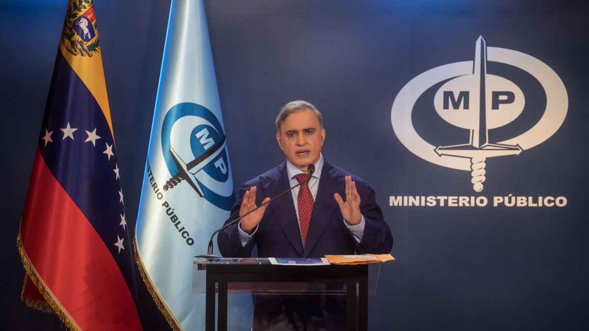 El fiscal general de Venezuela, Tarek William Saab, durante una rueda de prensa, en la sede principal del Ministerio Publico, en Caracas (Venezuela).