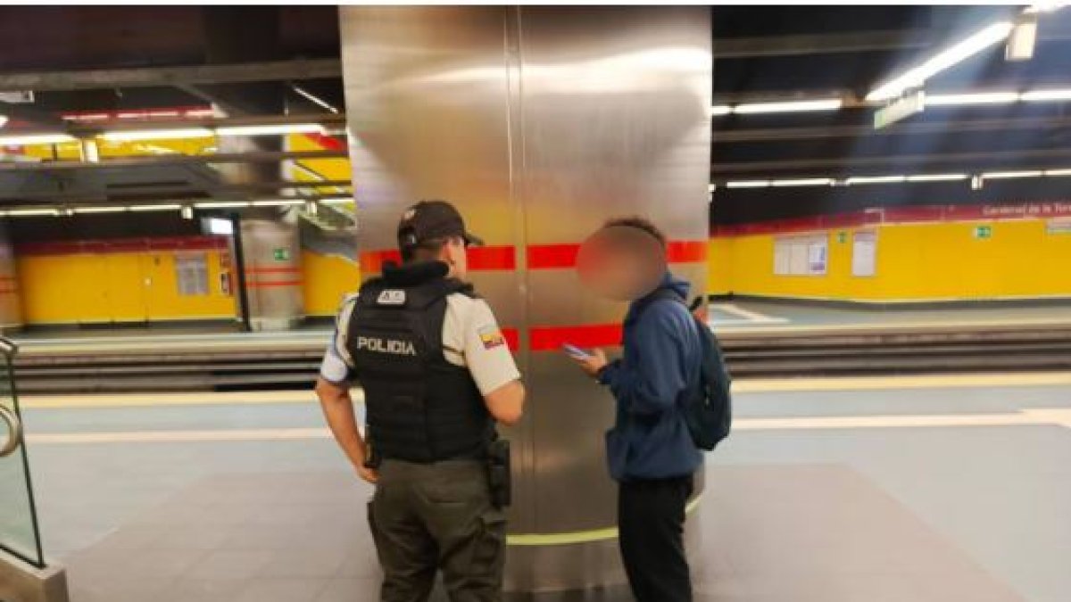 La Policía patrullaba en esa estación para retirar a una persona que se encontraba bajo efectos del alcohol