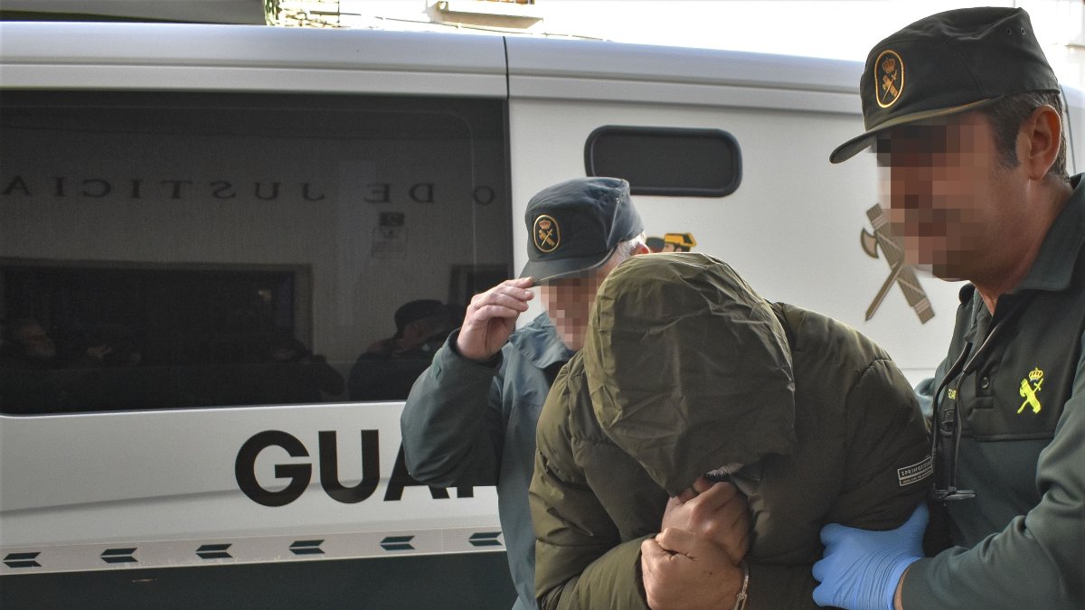 El párroco español detenido junto a su pareja sentimental en una investigación contra el tráfico de viagra