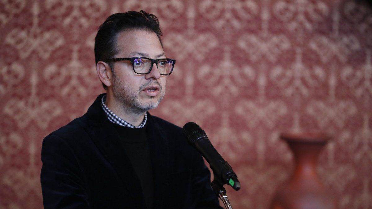Ministro de Cultura de Colombia, Juan David Correa, durante una conferencia de prensa, en Bogotá