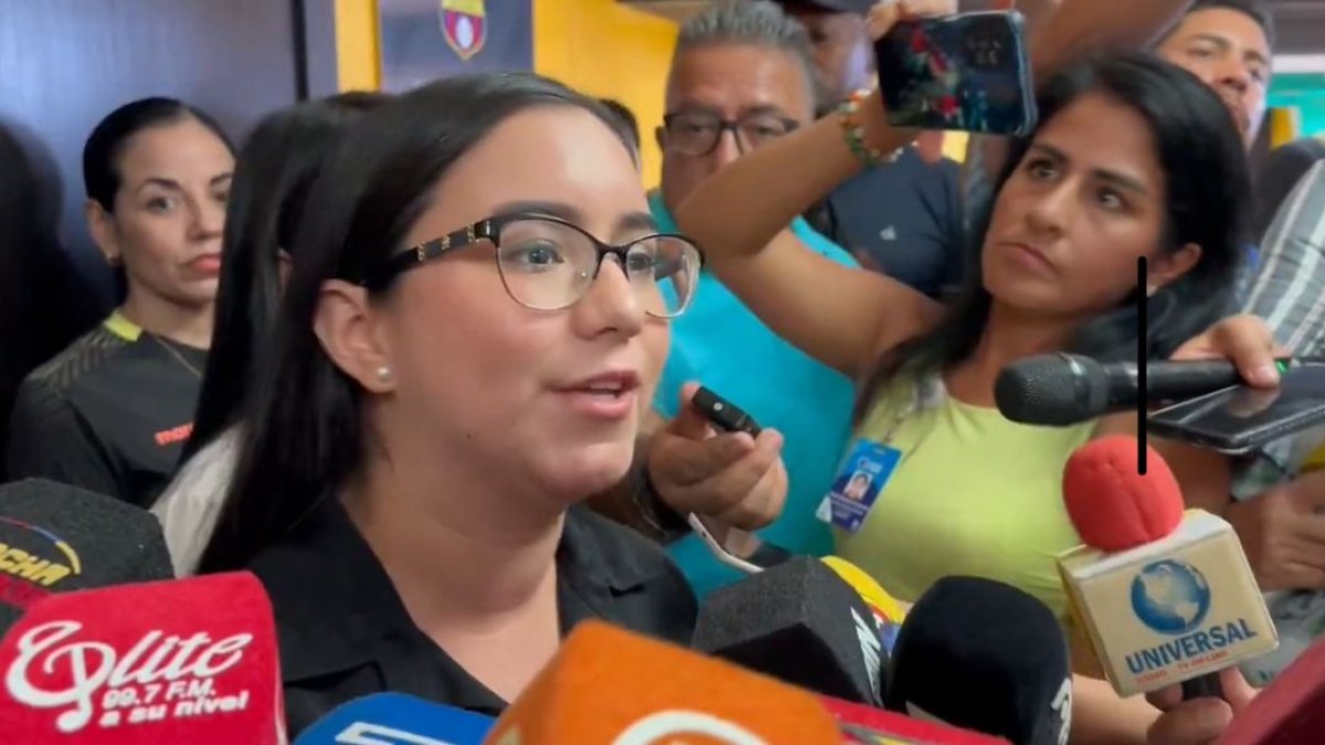 Blanca Lopéz Vicealcaldesa en el estadio Monumental