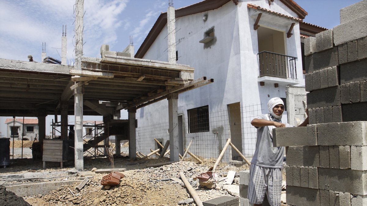 La industria intenta ‘construir’ una alianza estratégica con el Gobierno Central.