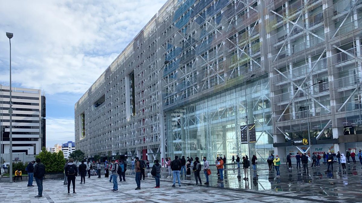 El Gobierno anunció que desvinculará a 5.000 funcionarios públicos de la Función Ejecutiva y del IESS (foto referencial).