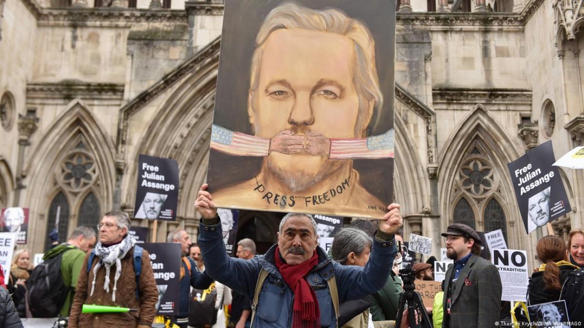 Protesta a favor de la liberación de Julian Assange, en Londres.