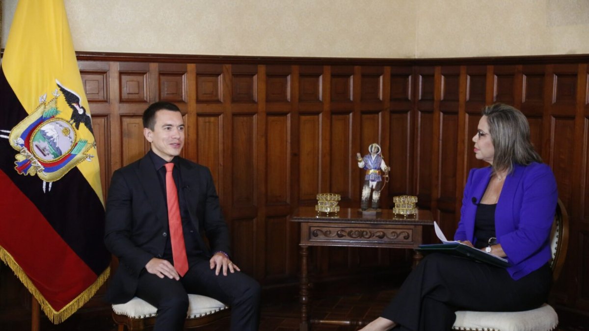 El presidente de la República, Daniel Noboa, en entrevista comunicó su intención de subir el IVA al 15 %.