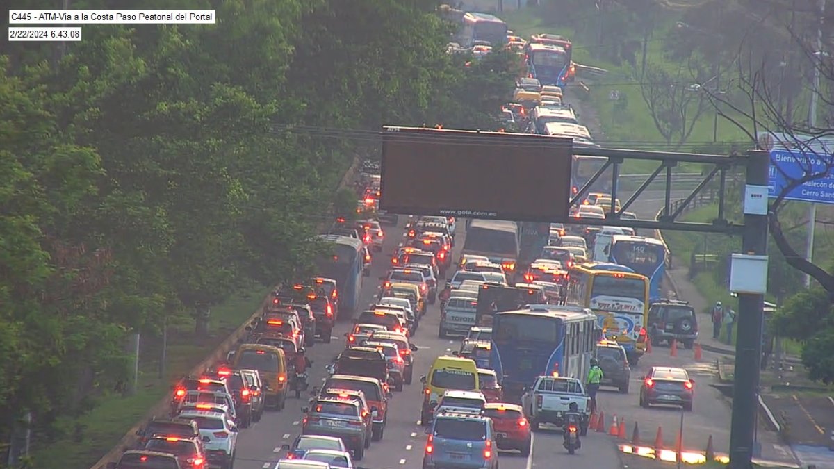 Cámaras de vigilancia registraron el atasco que se mantuvo por horas en vía a la costa