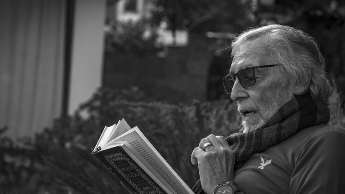 El teatro ecuatoriano está de luno por Jaime Bonelli.