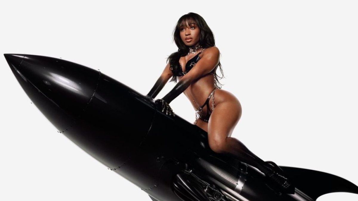 Normani tiene 27 años.