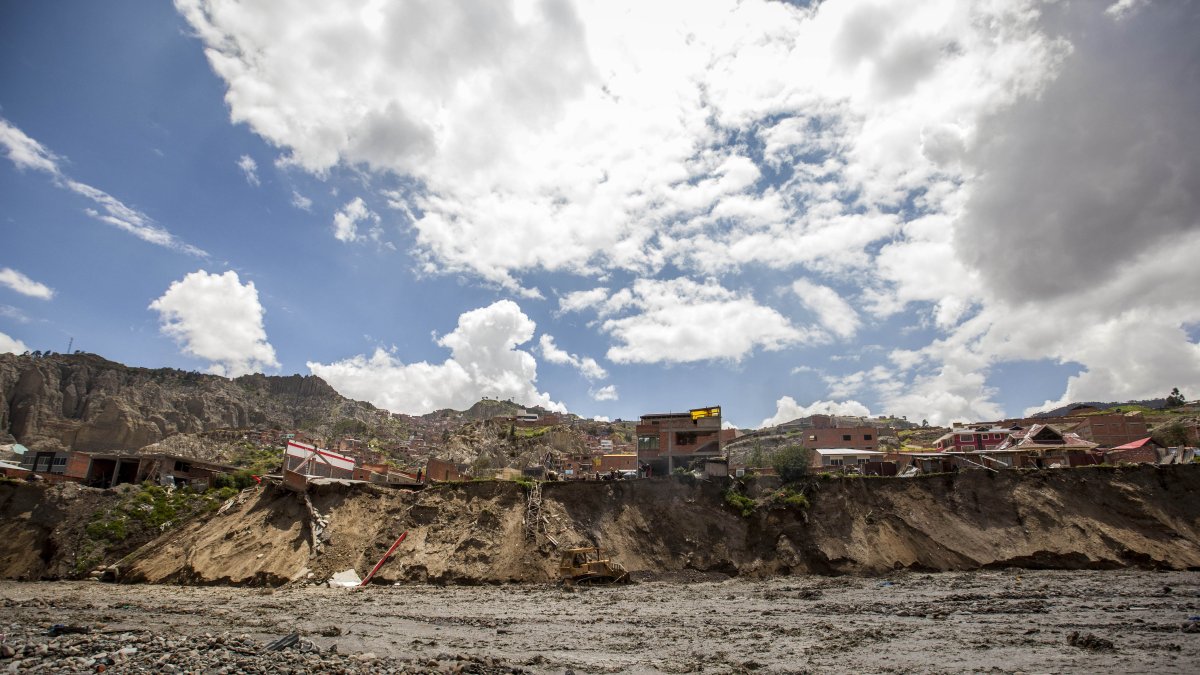 Una zona afectada por la crecida del río Irpavi este jueves 22 de febrero de 2024, en La Paz (Bolivia).